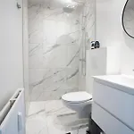 Lägenhet Modernized Bed & Bath