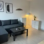 Modernized Bed & Bath Apartment *