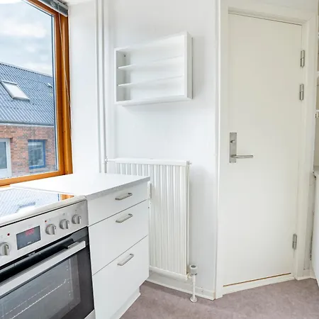 Modernized Bed & Bath Lägenhet *