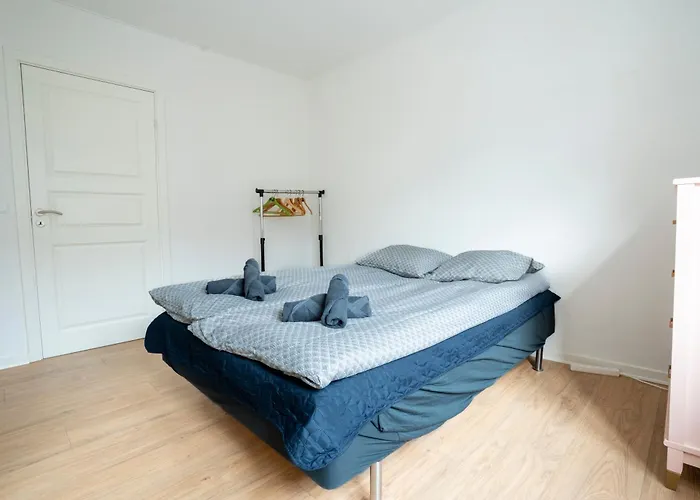 Modernized Bed & Bath Lägenhet *