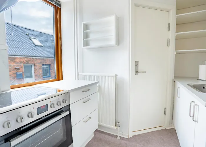 Modernized Bed & Bath Lägenhet *