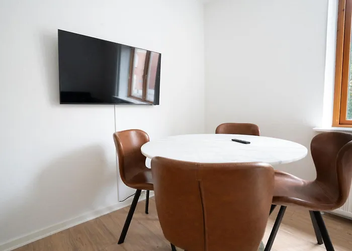 Modernized Bed & Bath Apartment